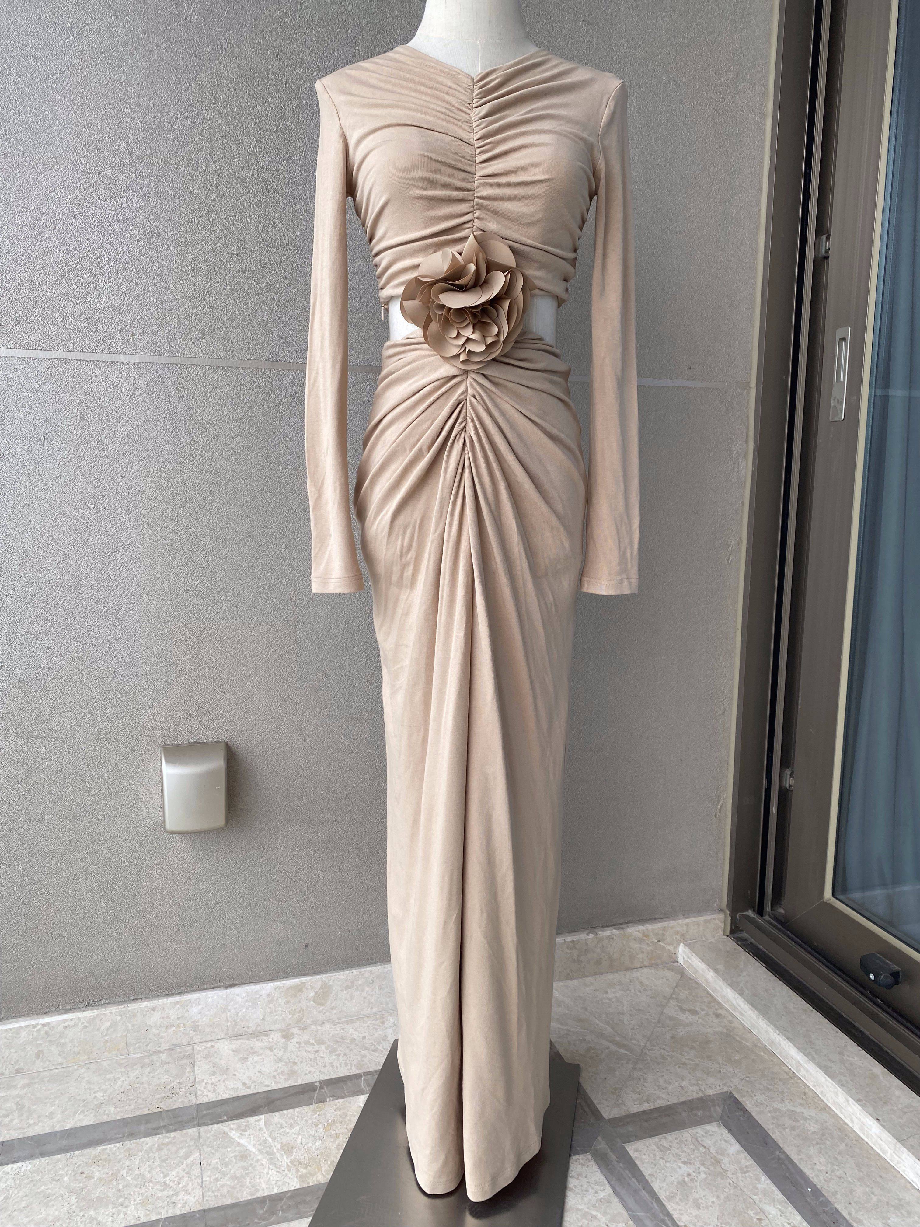 【古希腊女神】不修图的好身材露腰花朵褶皱长裙