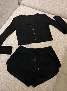 【遛弯套装】CH超显瘦！高弹修身刺绣上衣抽绳V字型短裤套装