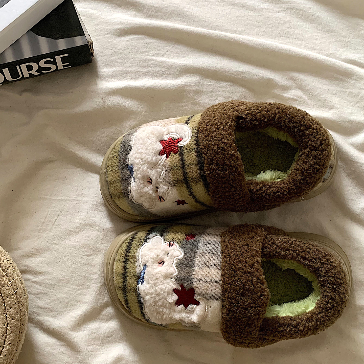 金屿鹿~卡通刺绣居家保暖包跟毛毛鞋女冬外穿网红时尚加绒棉拖鞋