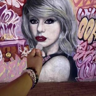 ladygaga搞怪印花周边透明嘎嘎扇子抽象应援烈焰红唇雷迪扇子网红