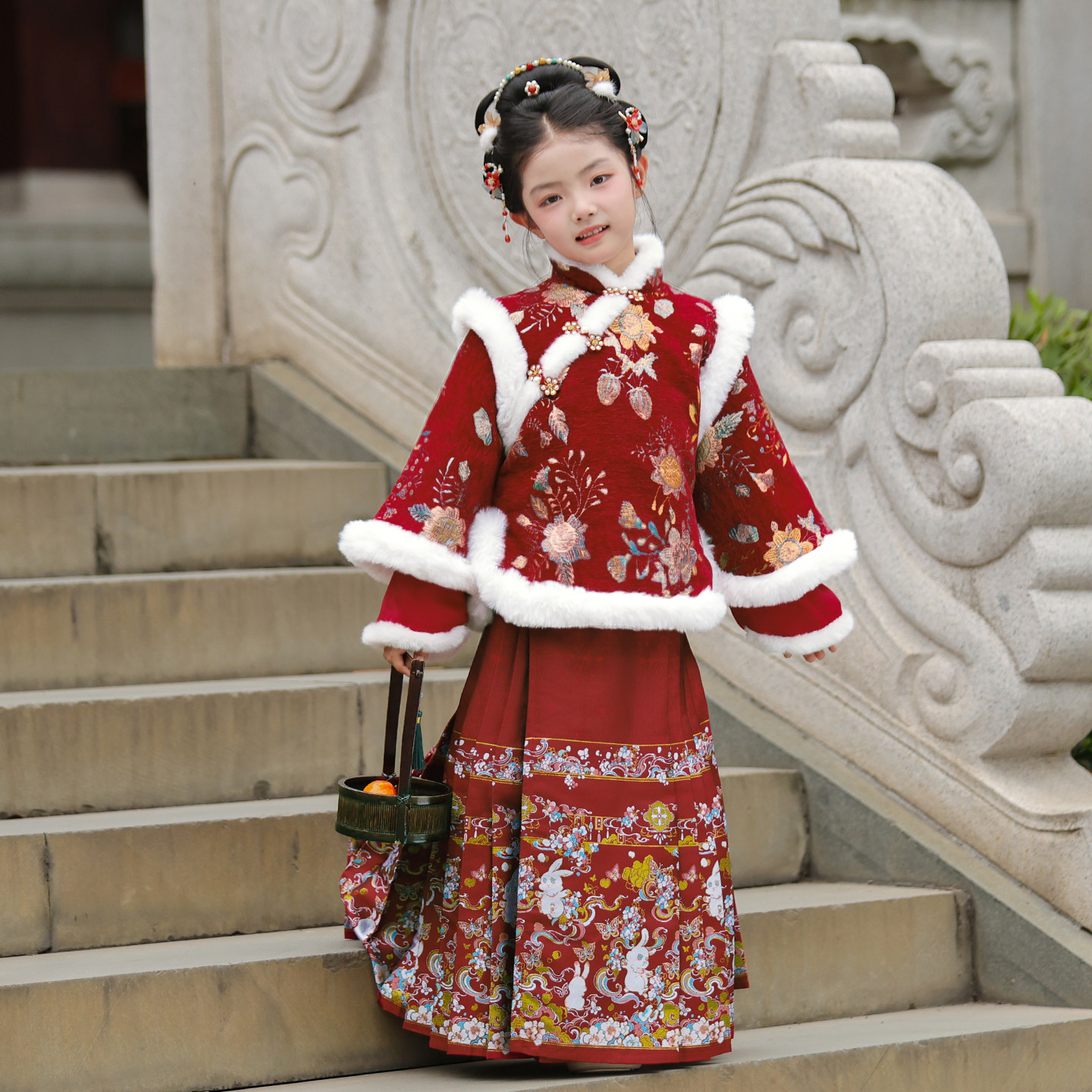 汉服冬装女童马面裙2026新款新中式年衣儿童拜年服过年服冬裙宝宝