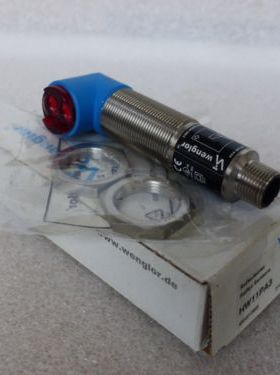 Wenglor HW11PA3 Reflextaster mit Muttern