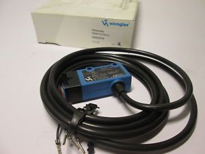 Dtecteur fibres optiques WENGLOR UM55PA2 avec cordon