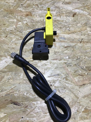 Wenglor  Reflextaster mit Ventil OPT107-P05
