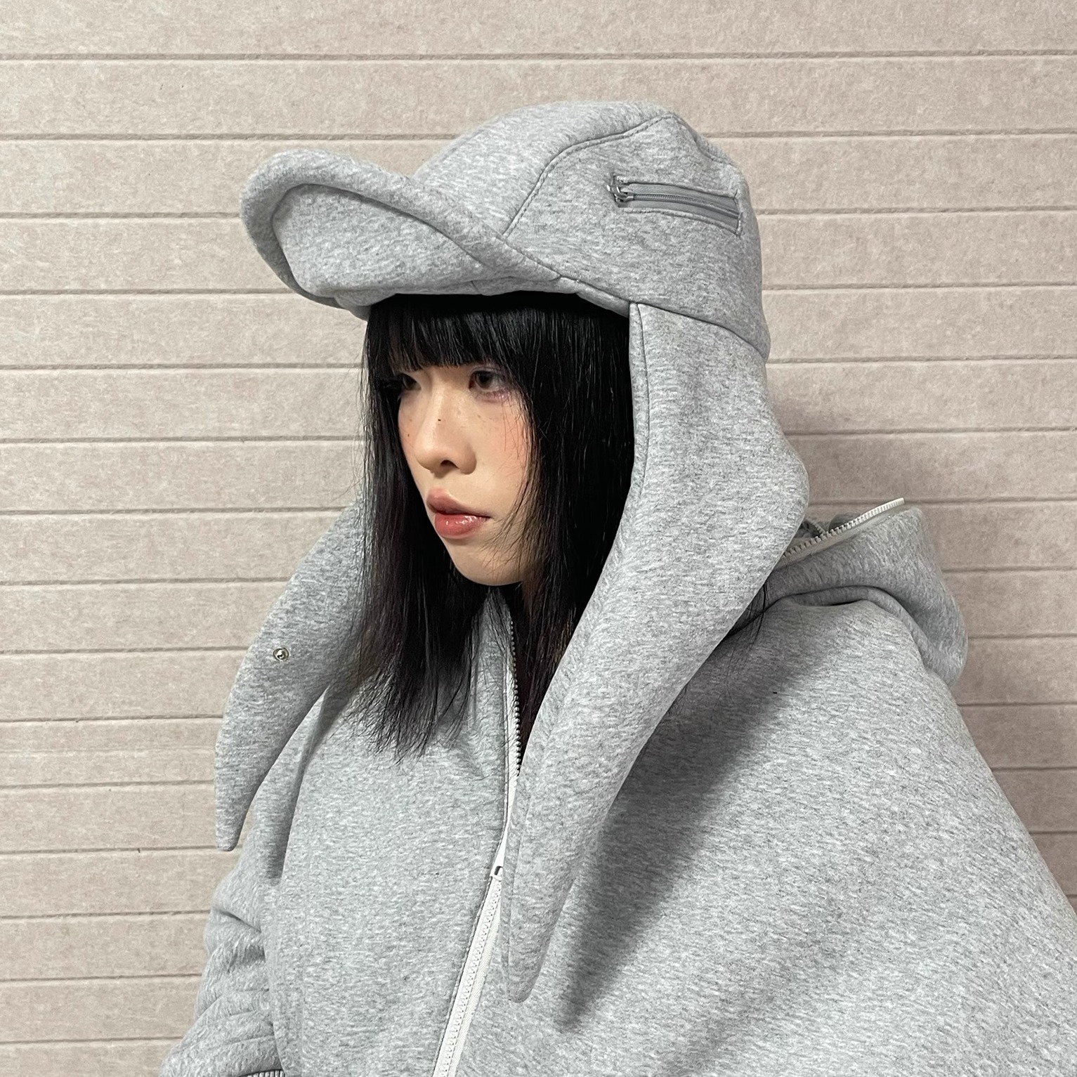 taitm正反戴异形立体护耳不对称拉链口袋简约加绒灰雷锋弯檐棉帽