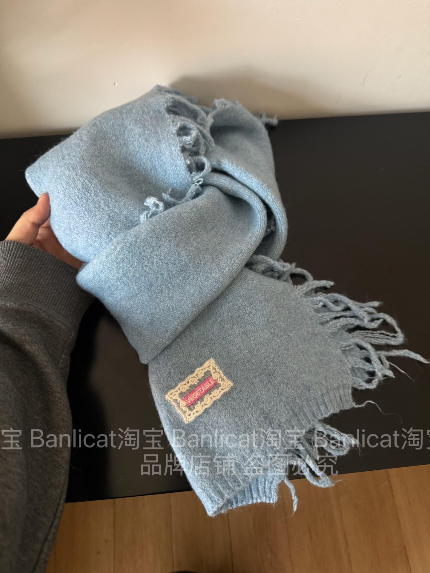 2026年新款 韩版显白浅蓝流苏边围巾女秋冬保暖围脖披肩百搭围巾