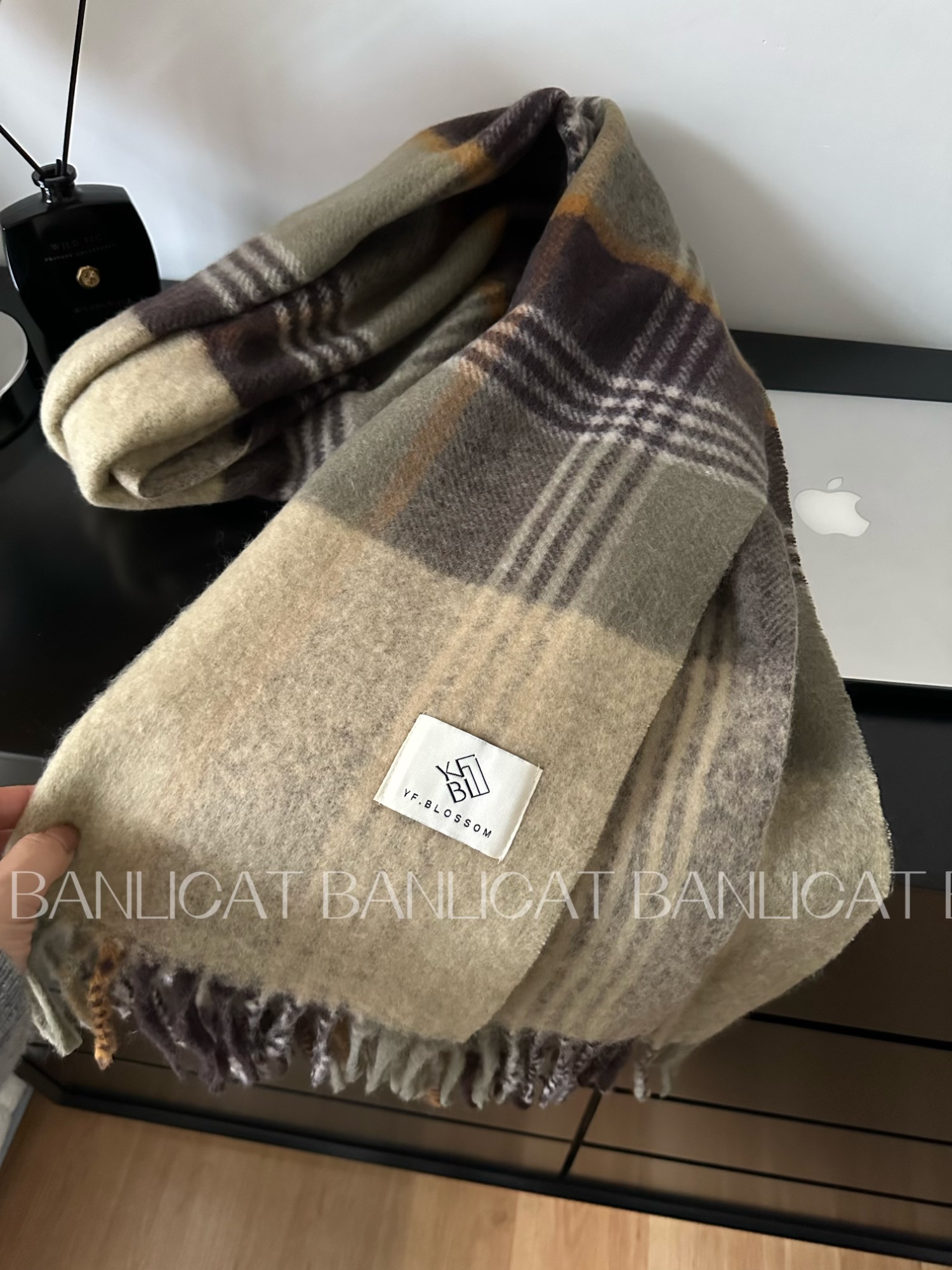 Banlicat秋冬保暖新显白蓝格纹流苏加大加厚围巾男女情侣披肩围脖