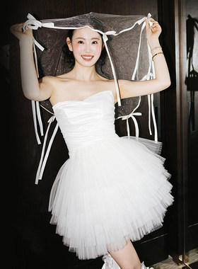 法式轻婚纱高级感简约抹胸短款晨袍出门纱订婚领证登记白色小礼服
