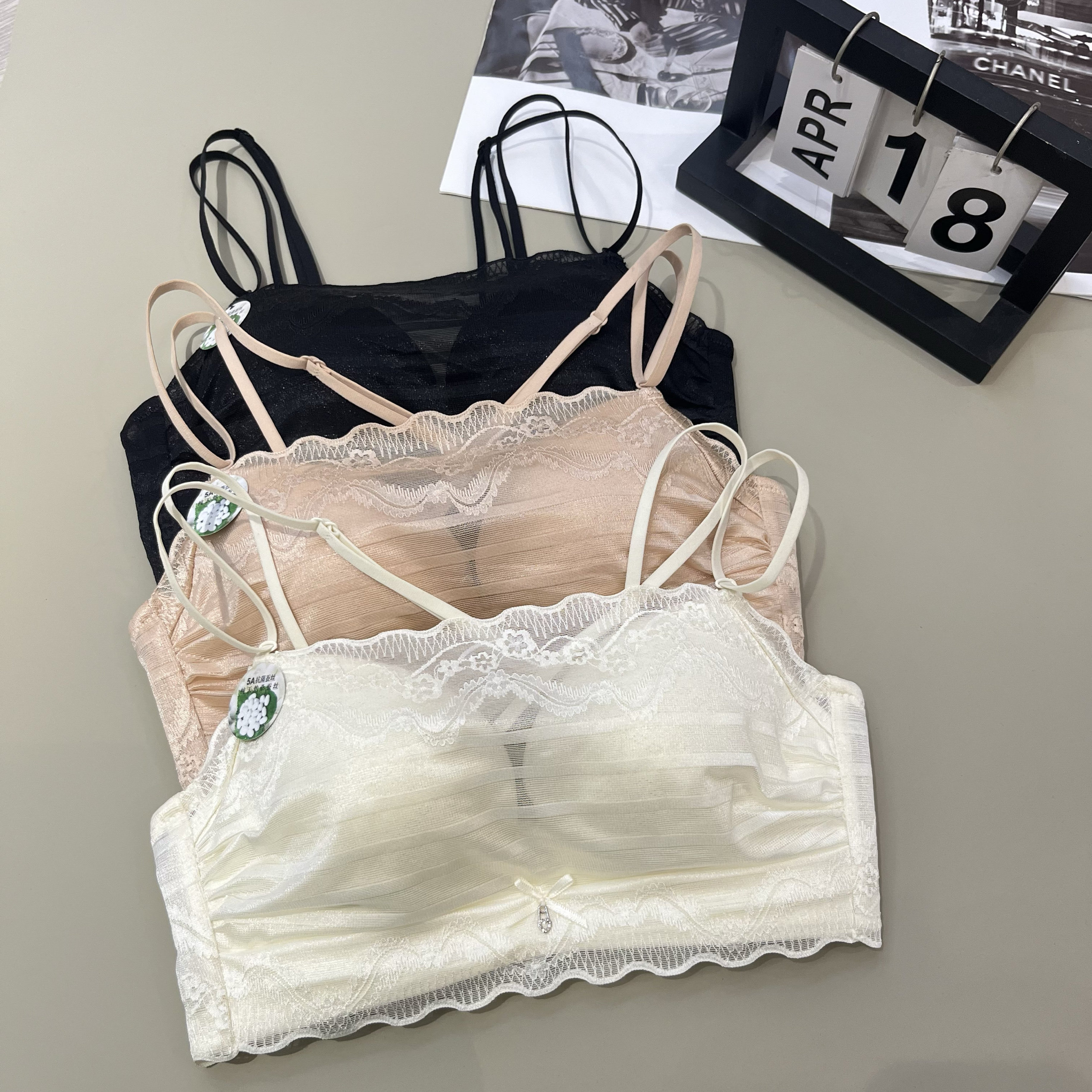 抹胸内衣女性感蕾丝防走光胸罩小胸聚拢交叉带美背文胸无钢圈薄款