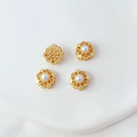 4 # белая ракушка квадратная 10 мм 1 шт.