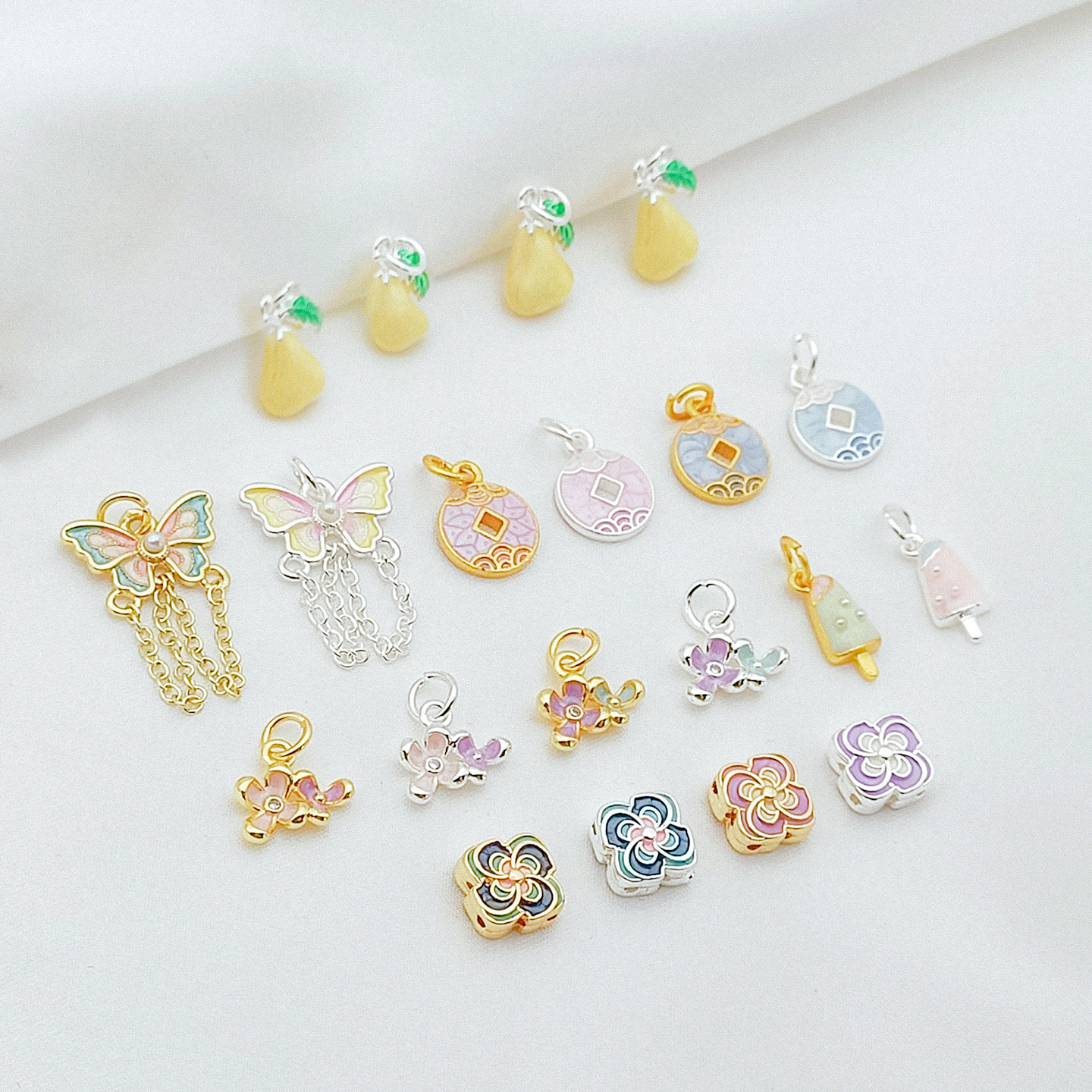 强保色18K包金滴油小白马蝴蝶吊坠手工diy祥云铜钱梨棒冰滴流配件