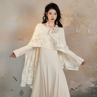 人间蜉蝣「暖序」蕾丝斗篷连衣裙套装秋冬简约大摆裙出游长袖长裙
