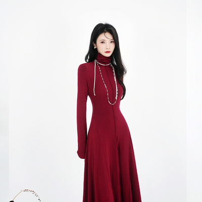 人间蜉蝣 分割设计半高领不规则摆连衣裙修身大摆裙秋冬红色过年