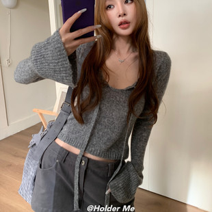 上衣女 韩系气质设计感微喇叭V领针织衫 HOLDER十三行2025冬季 新款