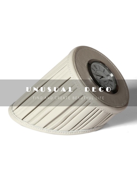 现代轻奢精致皮革时钟摆件样板间卧室书房儿童房桌面台钟装饰钟表