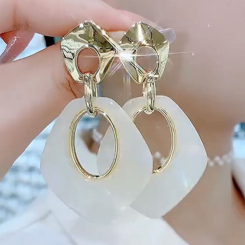 网红新款夸张大耳饰流行显瘦金色耳坠925银针几何形女贝壳耳环