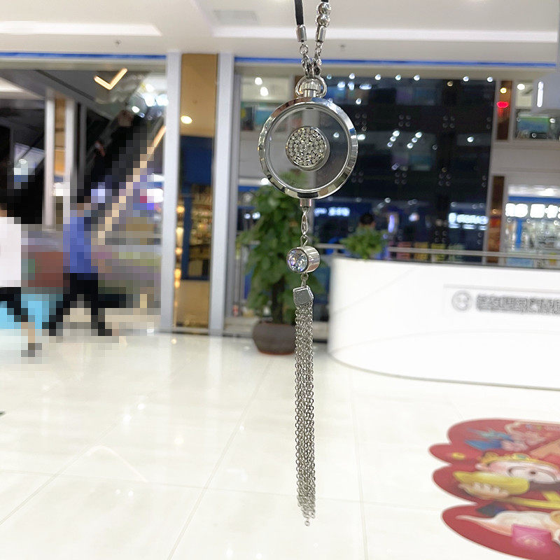 汽车挂饰香水车载后视镜装饰logo香薰植物精油持久淡香镶钻挂件香