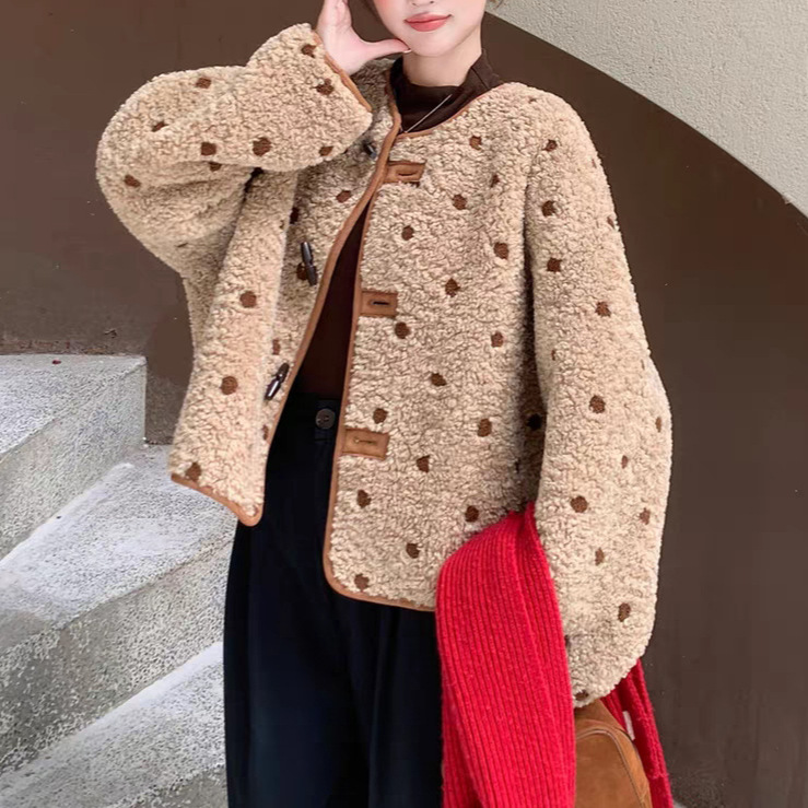 韩系波点羊羔毛外套女短款2025冬宽松加厚复古牛角扣皮毛一体上衣