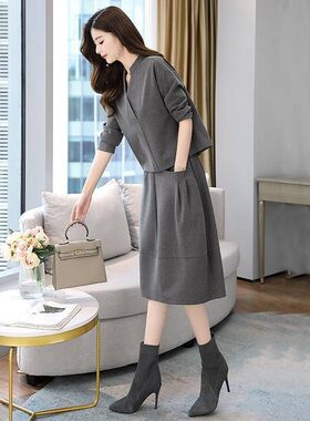 百搭休闲女两件套连衣裙2025春装年妈妈时尚半身裙洋气套装新款