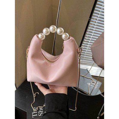 商场品牌高级感珍珠手提手拎包包2026新款潮时尚小众链条包女士单