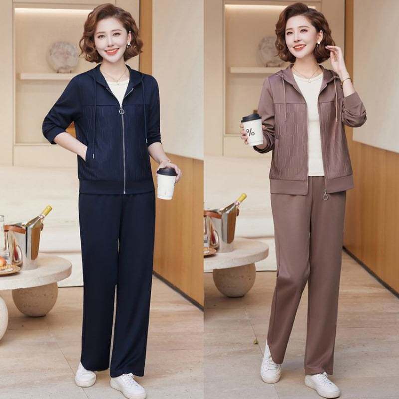 商场品牌妈妈春装时尚新款休闲运动套装中老年女春秋洋气大码连帽