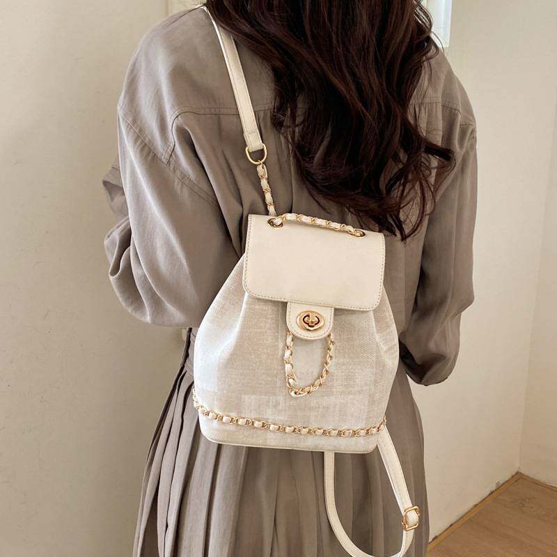 商场品牌高级感小众链条双肩包女小型2026春季新款时尚百搭日常通