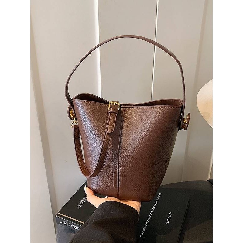 商场品牌韩国小众手提包包女2025新款时尚复古水桶包高级感百搭单