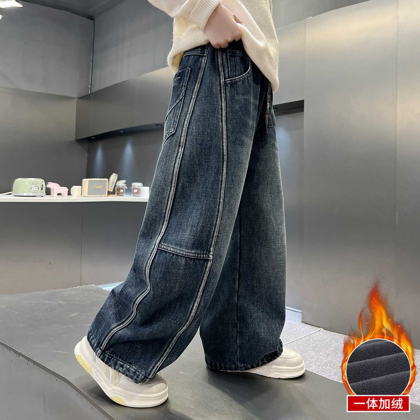 专柜品牌儿童装男童冬装裤子2026新款中大童秋冬款加绒加厚牛仔裤