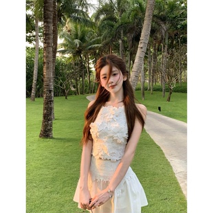 2026千金重工立体花朵背心上衣女夏度假风半身短裙白月光两件套装