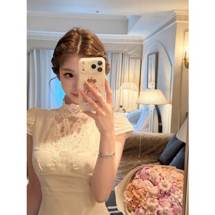 2026甜美温柔风蕾丝立领泡泡袖收腰A字裙女夏修身白色连衣裙短裙
