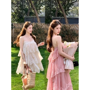 2026新款法式千金风蕾丝拼接吊带连衣裙女春度假风露背仙女长裙子