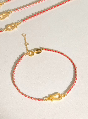 本命年马蹄扣红绳手链女生轻奢小众精致编织手绳闺蜜马年礼物手饰