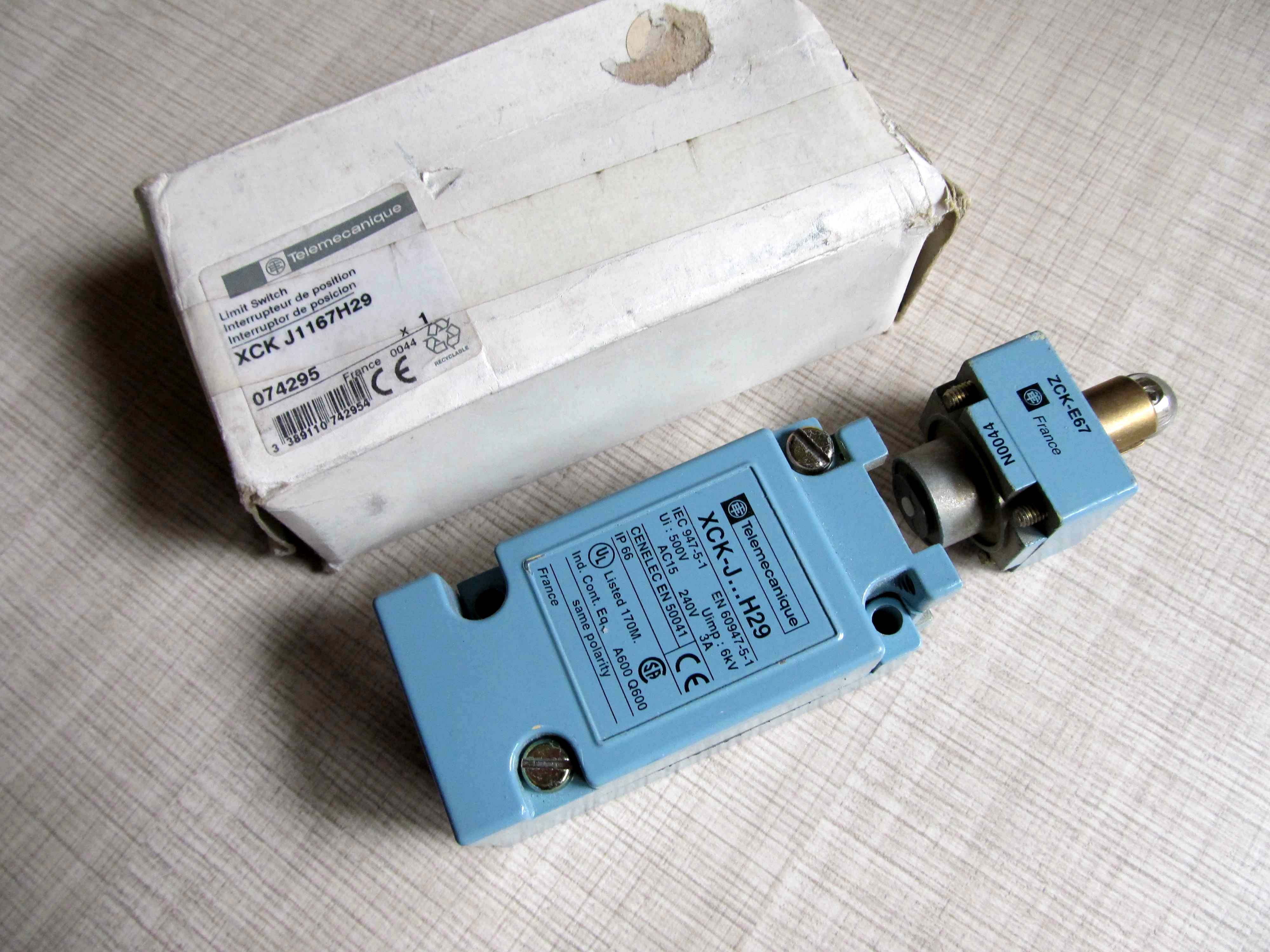 xck-j1167h29 正品施耐德telemecanique 限位开关zck-j11/j01/e67