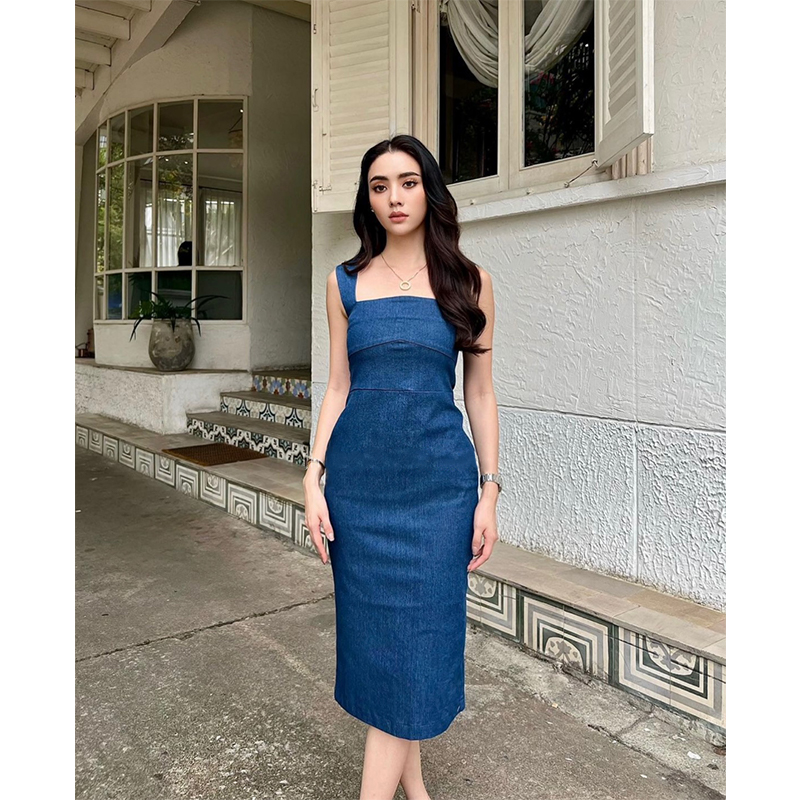 修身显瘦包臀牛仔纯色背带连衣裙