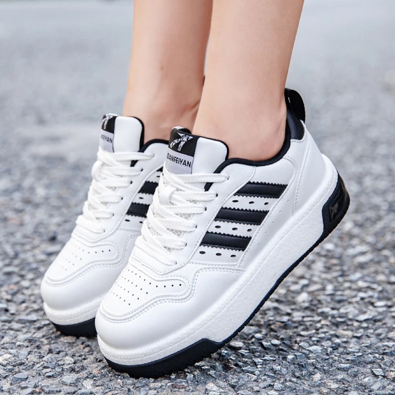 单飞燕夏季透气爆米花踢毽子鞋