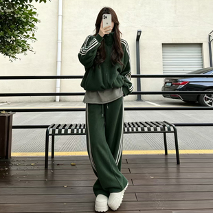 韩系慵懒绿色休闲运动套装女秋冬加厚炸街减龄摇粒绒卫衣两件套装