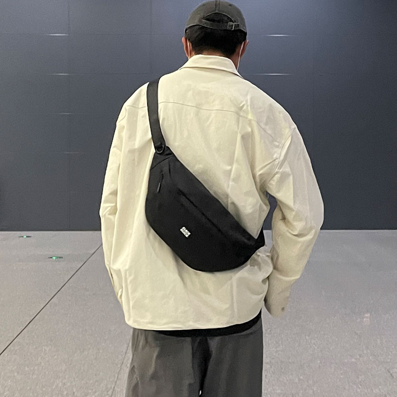 纯色男女胸包街头潮牌ipad斜挎包