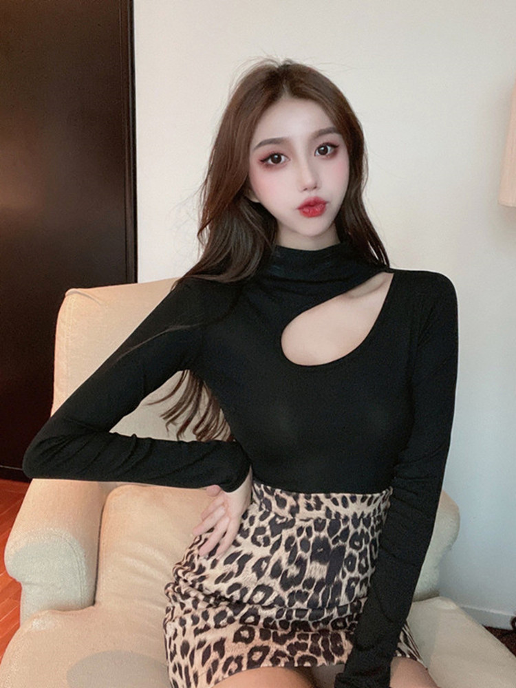 设计感上衣加绒黑色半高领打底衫