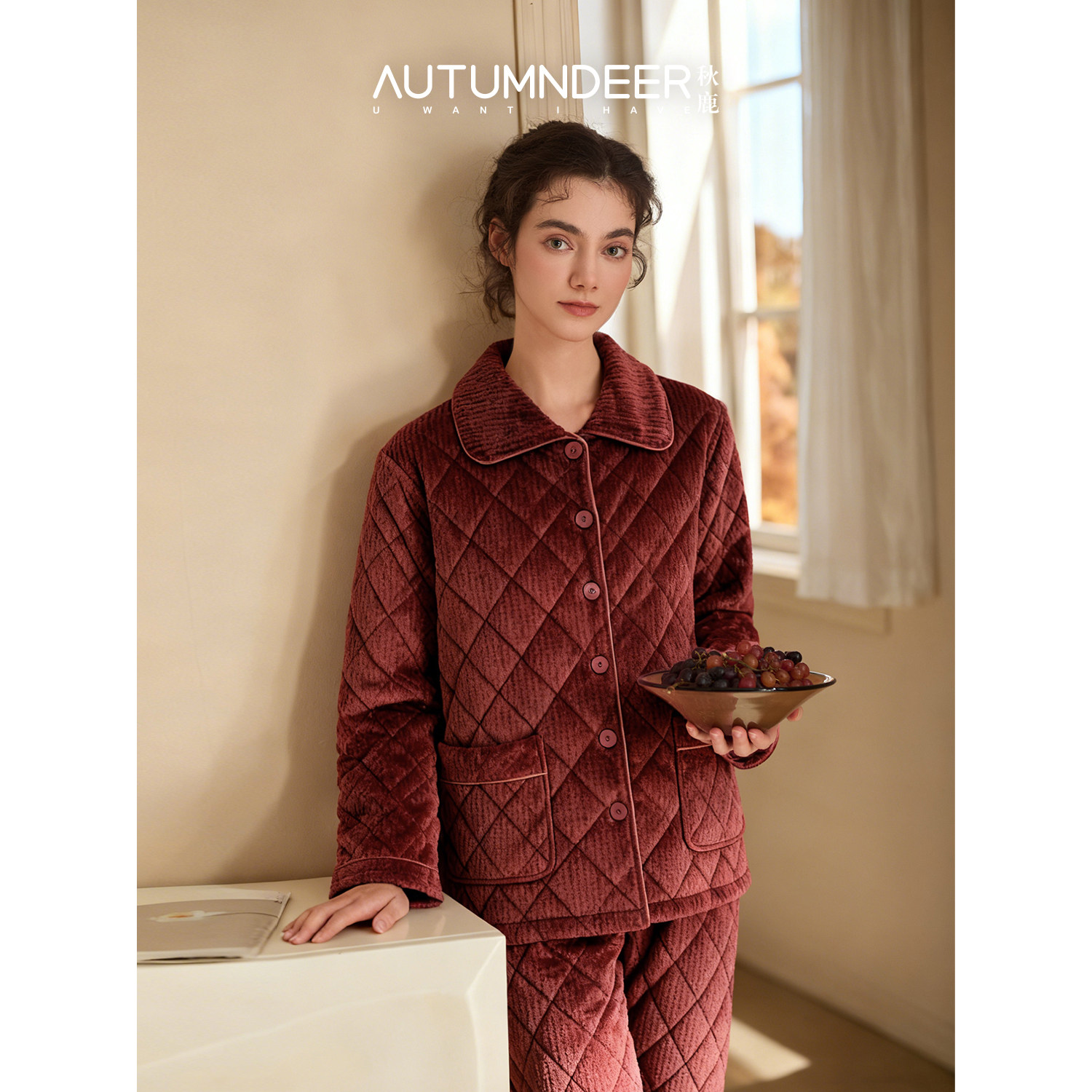 秋鹿新款睡衣三层加厚夹棉牛奶绒烂花扣领女套可外穿家居服女士