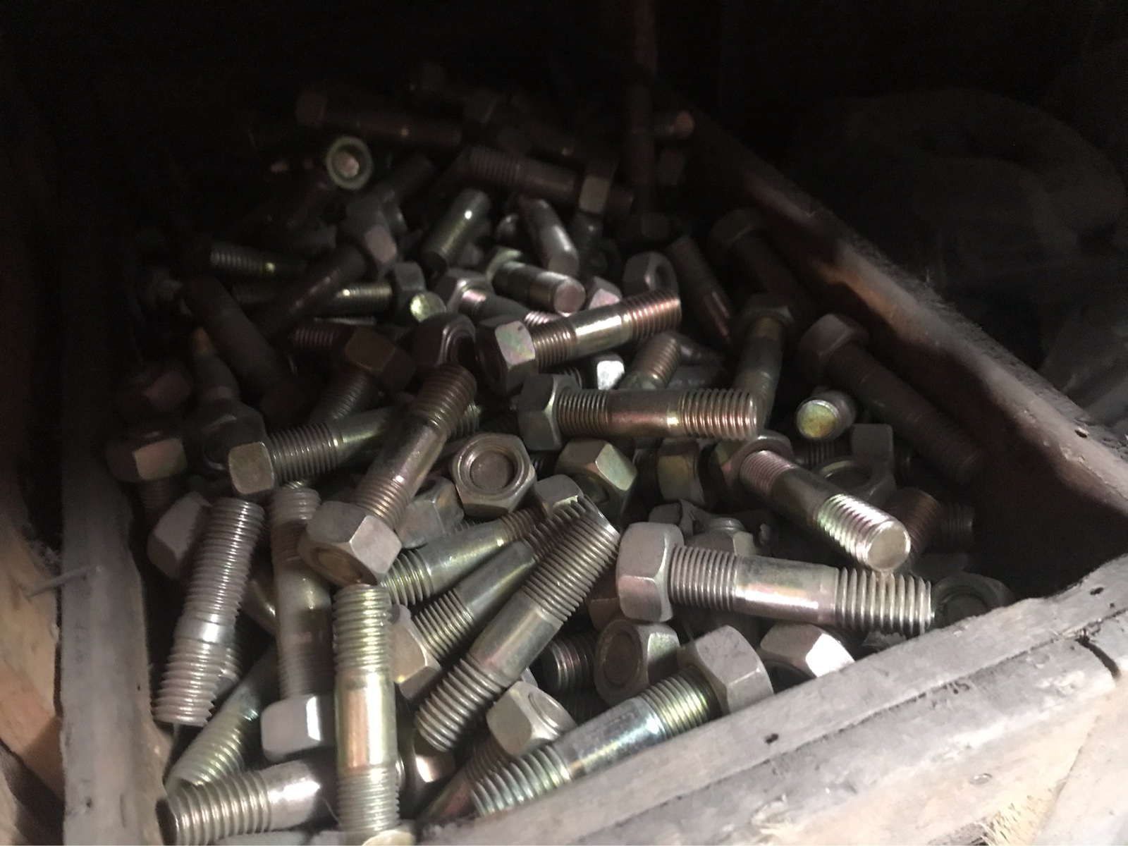 解放141/东风140/半轴螺丝