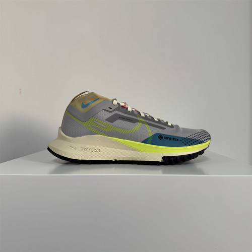 Nike耐克Pegasus Trail 4女子飞马防水越野户外休闲跑步鞋 DJ7929