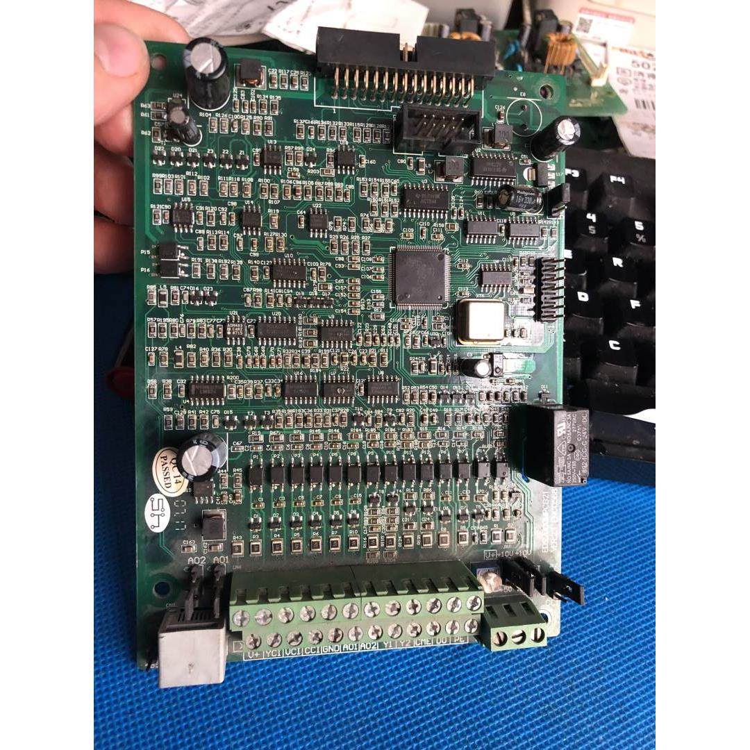 易能变频器EDS2000系列22-30-37-45-55kw控制cpu主端子卡
