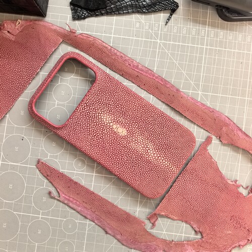 MEIP适用于苹果/Apple奢华IPhone17PROMAX魔鬼鱼皮套珍珠鱼手机壳奢华定制IPHON17AIR小众喜好稀有皮套高端