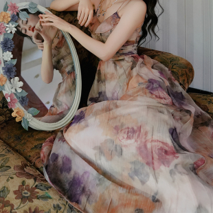 弥爱原创 复古油画色晕染束腰封显瘦写真度假吊带连衣裙 芙罗拉