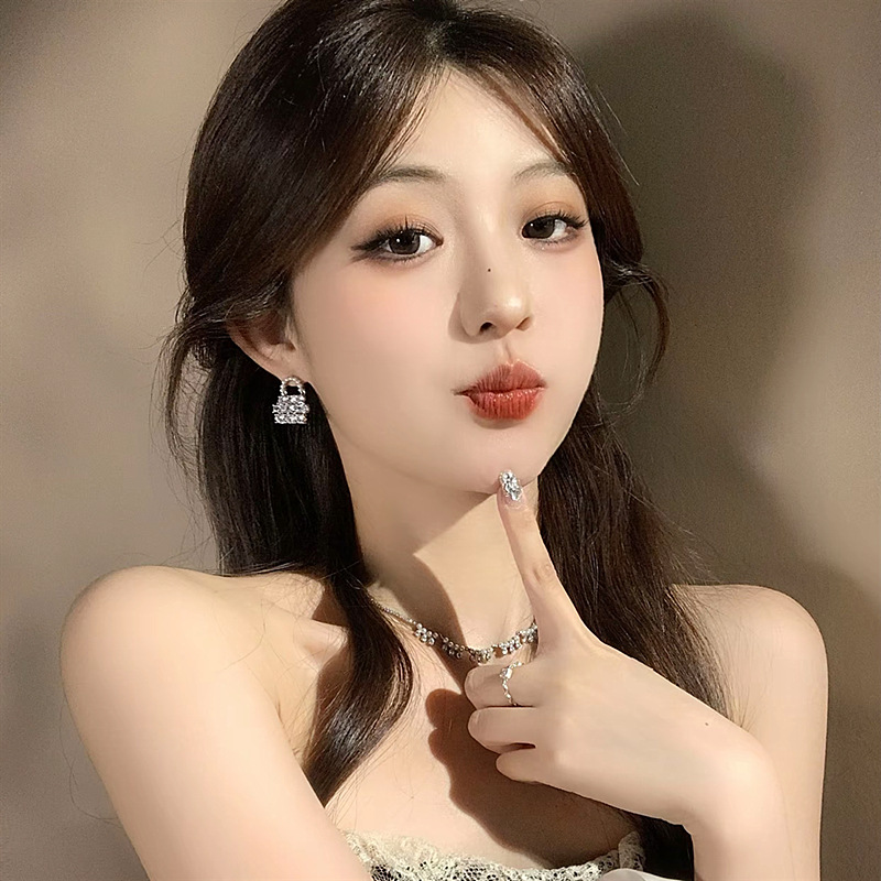 925银针超闪满钻锆石包包珍珠耳钉女个性时尚气质设计感精致耳饰