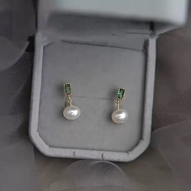 天然淡水珍珠吊坠耳钉女祖母绿锆石s925银针小众迷你控小耳坠耳饰