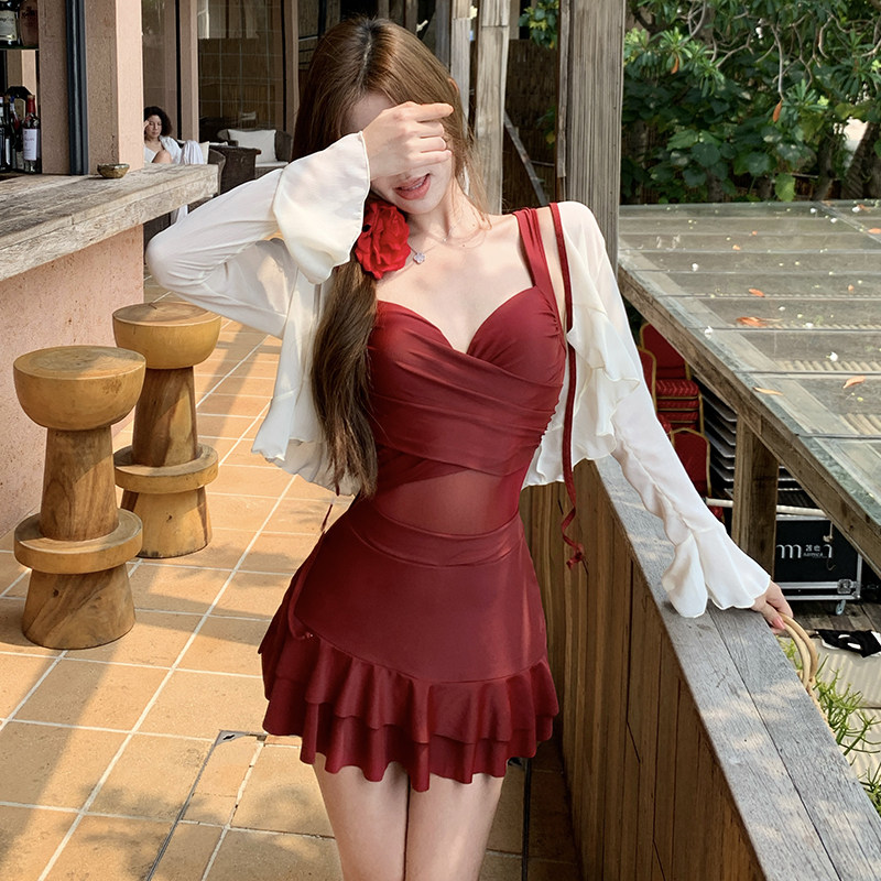 成人泳衣女高级感2026新款连体遮肉显瘦长袖带罩衫聚拢钢托泡温泉