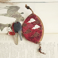 Темно -красное красочное облако