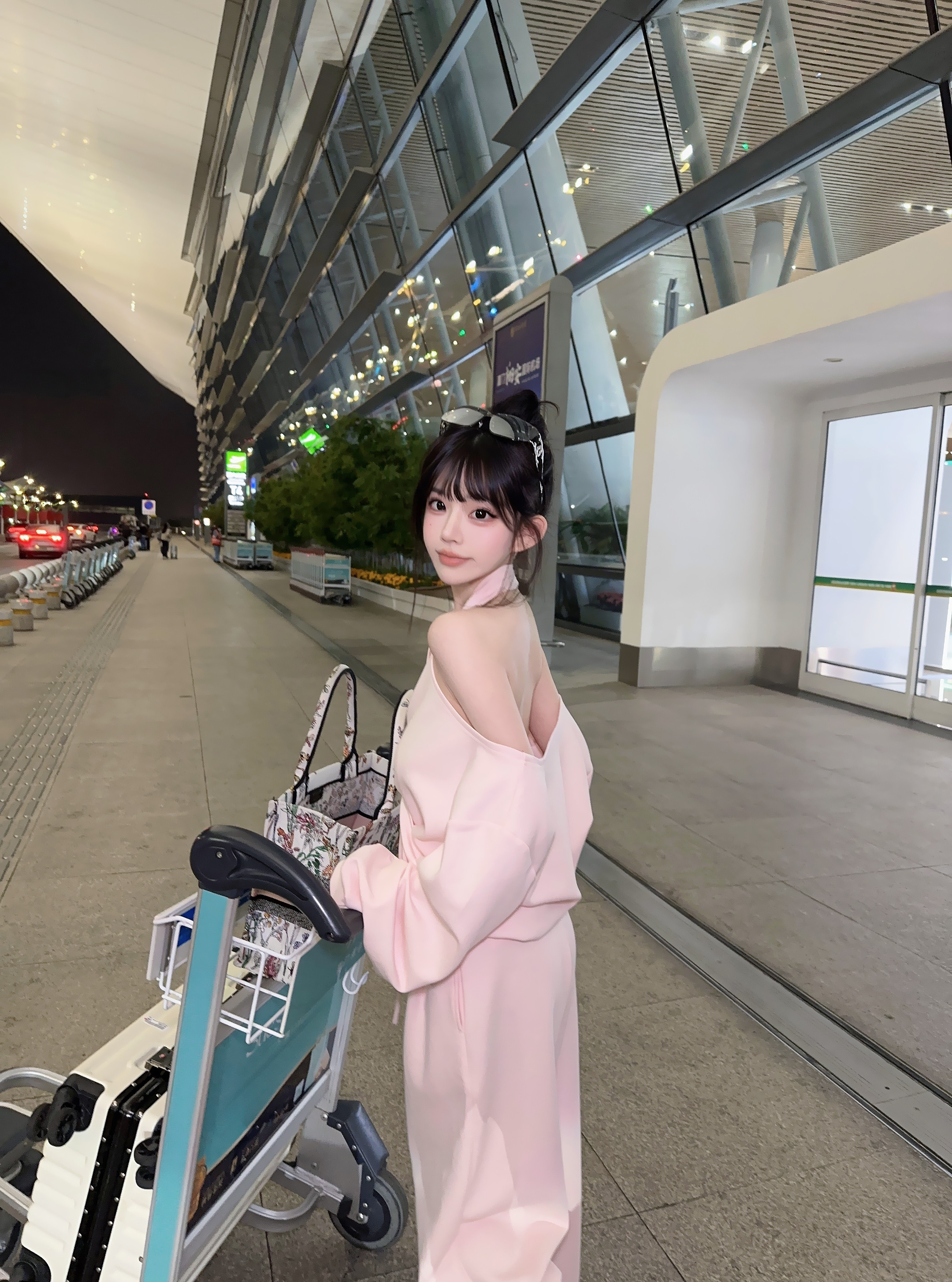 Eva君君酱设计感挂脖露背长袖卫衣套装女甜美性感慵懒风拖地长裤