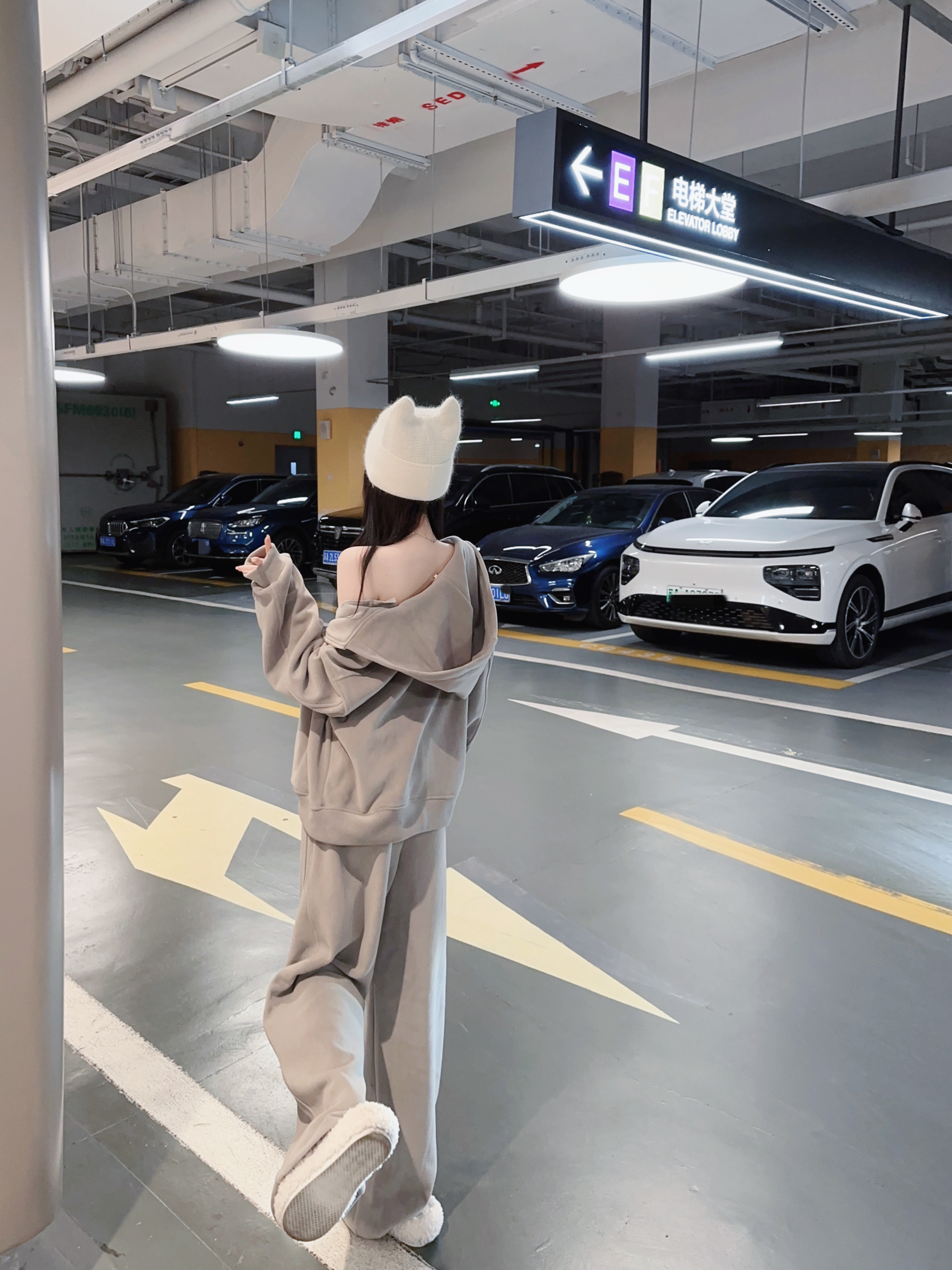 Eva君君酱慵懒松弛感连帽卫衣外套拖地宽松长裤休闲加厚套装女